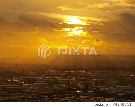 日の出 朝焼け 朝日 74549511