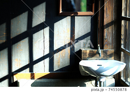 昭和レトロな手洗い 74550878