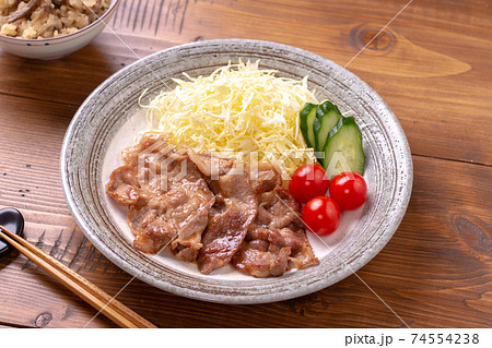 豚しょうが焼き 74554238