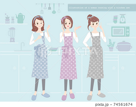 キッチンとエプロン姿の女性達（全身） 74561674