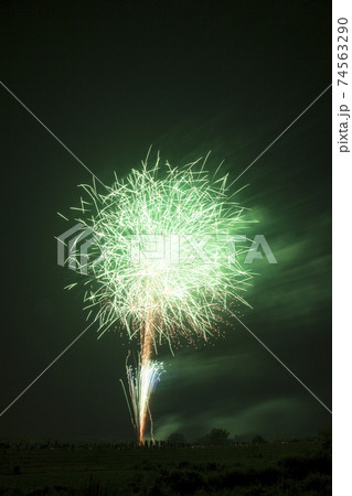 【秋田県】大曲の花火。全国花火競技大会。日本一の花火大会。 【秋田県】大曲の花火。全国花火競技大会。日本一の花火大会。 74563290
