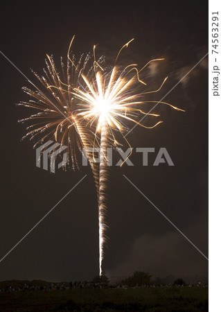 【秋田県】大曲の花火。全国花火競技大会。日本一の花火大会。 【秋田県】大曲の花火。全国花火競技大会。日本一の花火大会。 74563291