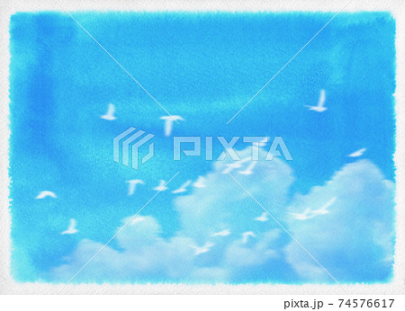 手描きの水彩タッチで描いた青い空と、飛翔する白い鳩。 手描きの水彩タッチで描いた青い空と、飛翔する白い鳩。 74576617