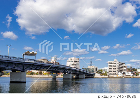 大橋川河口に架かる宍道湖大橋 島根県松江市の写真素材