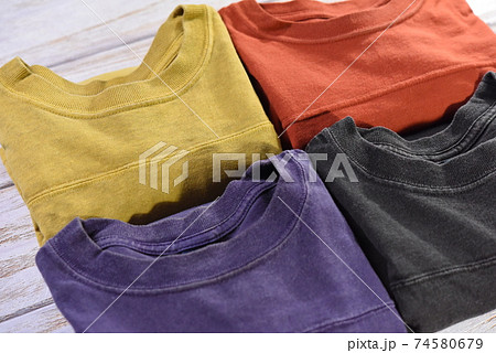 4色のTシャツ 4色のTシャツ 74580679