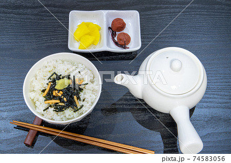 お茶漬けと漬物 お茶漬けと漬物 74583056