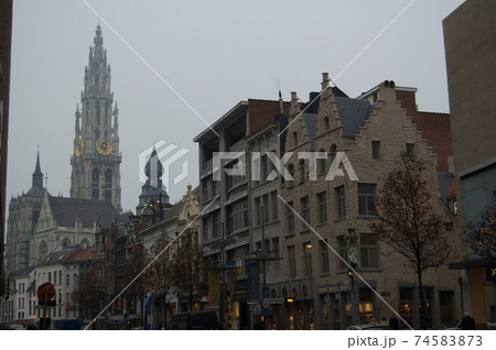 ベルギー　アントワープ　聖母大聖堂　フランダースの犬 74583873