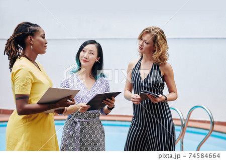 Talking female colleagues 74584664