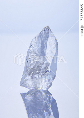 綺麗なクリスタル 74588845