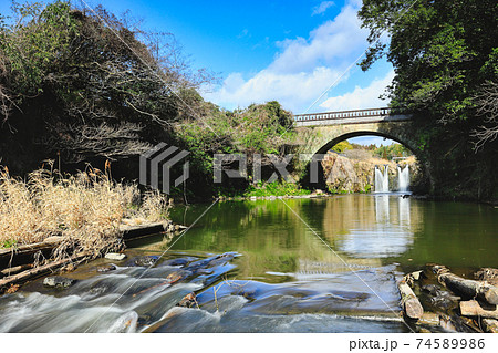 金山橋と板井手の滝 74589986