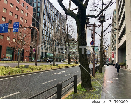 雨の日の御堂筋 74590060