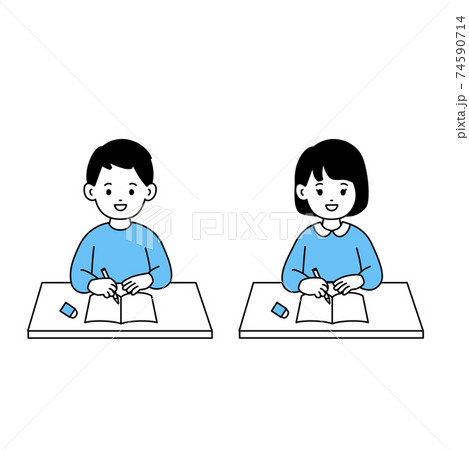 机を並べて勉強する男の子と女の子 74590714