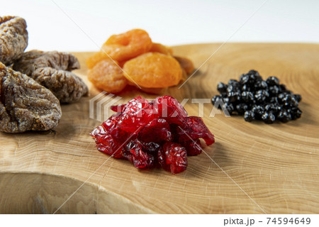 ドライフルーツ　イチジク　あんず　ラズベリー　ブルーベリー 74594649