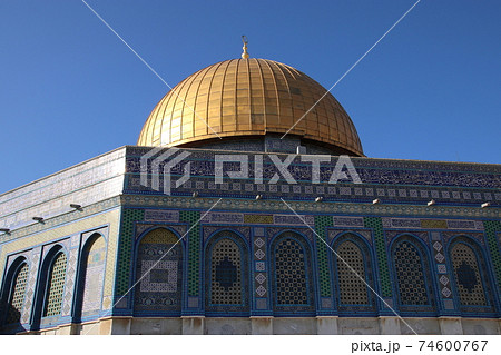 岩のドーム 74600767