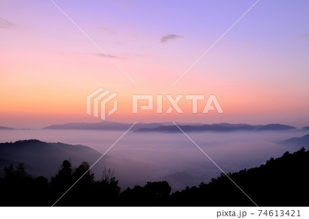 亀岡盆地の雲海 74613421