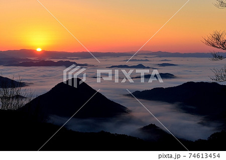 大江山からの福知山盆地の雲海 74613454