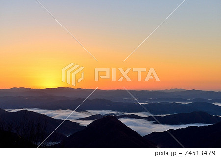 大江山からの福知山盆地の雲海 74613479