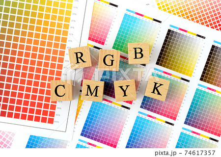 RGBとCMYKの文字ブロックとカラーチャート RGBとCMYKの文字ブロックとカラーチャート 74617357