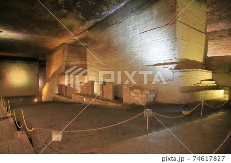 大谷石地下採掘場跡　大谷町 74617827