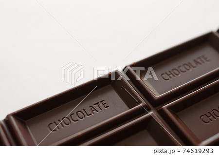 高カカオの板チョコレート 74619293