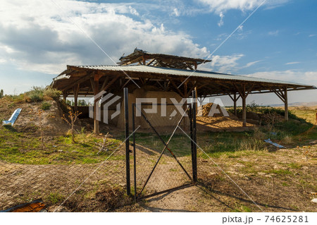 Second Buddhist Temple. Archeological monument. 74625281