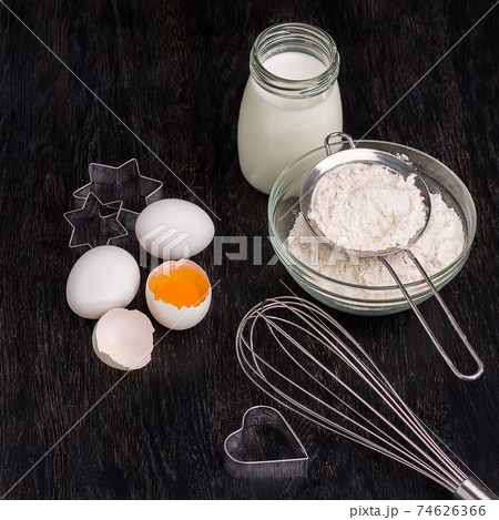 baking background with eggshell baking background with eggshell 74626366