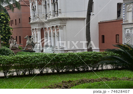 バングラデシュ　ダッカ郊外のショナルガオ　ショドルバリと呼ばれる民族博物館の建物 74628407