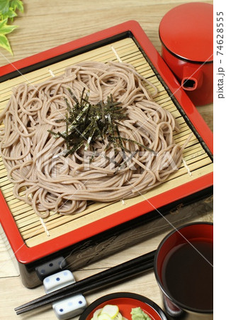 夏の風物詩冷たいそば、ざる蕎麦 夏の風物詩冷たいそば、ざる蕎麦 74628555