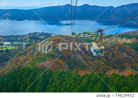 神奈川県箱根町 秋の箱根駒ヶ岳山頂から芦ノ湖方面の眺望 74629452