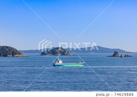 知多半島の最先端、羽豆岬から見た篠島方面 74629888