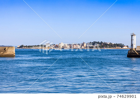 知多半島最先端にある師崎漁港からの景色　愛知県 74629901