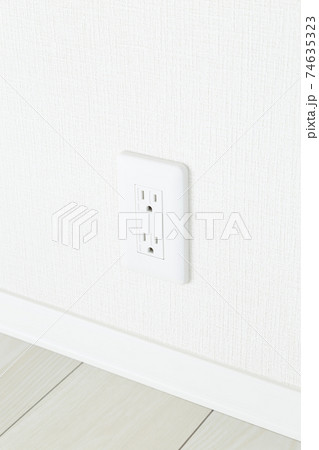埋込コンセント 74635323
