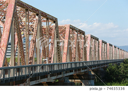 淀川に架かる赤川鉄橋（淀川橋梁） 74635336
