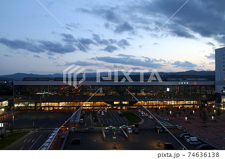 旭川駅　JR旭川駅　夕刻の旭川駅 74636138
