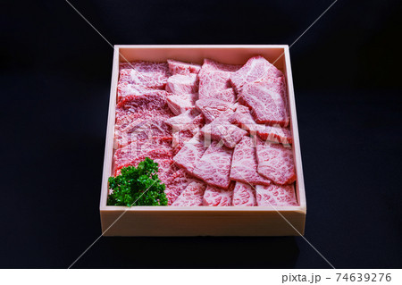 牛肉　箱入り　ふるさと納税　【ギフトのイメージ】 74639276