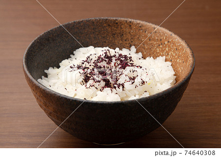 赤じそふりかけご飯 74640308