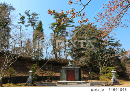 日本三景松島の展望台 西行戻しの松公園 白衣観音像 日本三景松島の展望台 西行戻しの松公園 白衣観音像 74644848