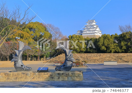【兵庫県】晴天下の姫路城と鯱 【兵庫県】晴天下の姫路城と鯱 74646377
