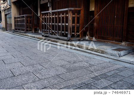 京都市東山区・中京区の路地を撮影 74646971