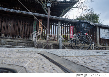 京都市東山区・中京区の路地を撮影 74647002