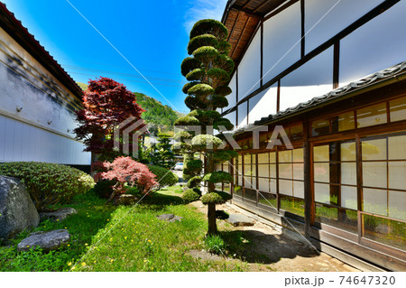 中山道　和田宿の町並み 74647320