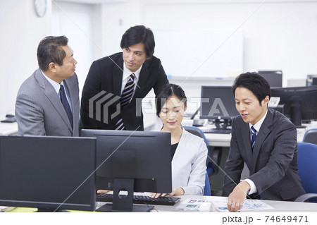 ビジネス チームワーク ビジネス チームワーク 74649471