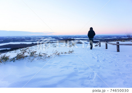 北海道中標津町冬の開陽台の展望 74650030