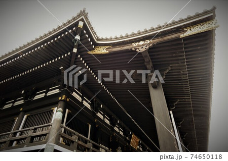 鎌倉時代に日蓮聖人によって開かれたお寺で日蓮宗の総本山です。（身延山久遠寺） 74650118
