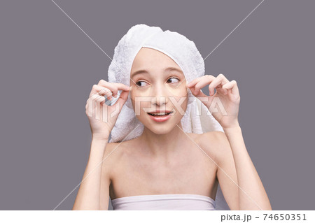 Eye patch procedure. Facial treatment. Dermatology spa. Detox therapy 74650351