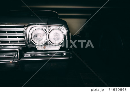 クラシックカー アメ車 ヘッドライト 横の写真素材