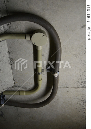 天井の配管（首都圏外郭放水路･調圧水槽 内部／埼玉県春日部市） 74654513