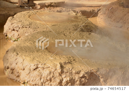 別府地獄めぐり「かまど地獄(四丁目)」（別府温泉 鉄輪･亀川地域／大分県別府市） 74654517