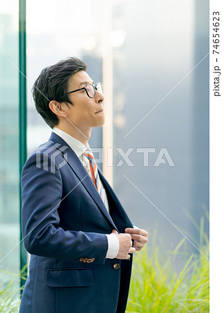 30代ビジネスマン 74654623