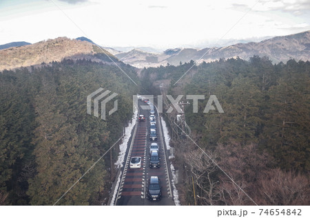ロープウェイから見た渋滞 74654842